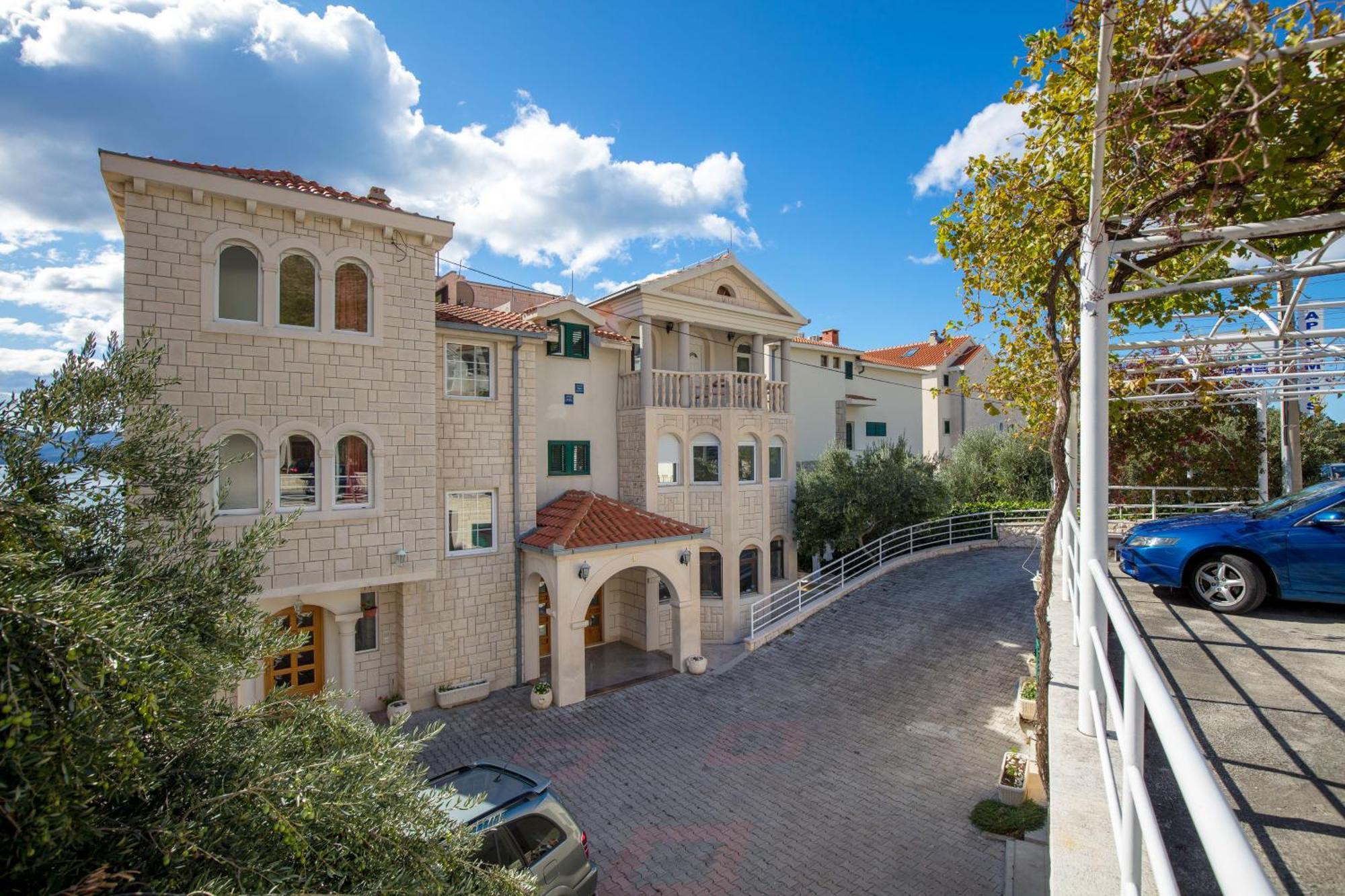 Apartment Cetina Omis